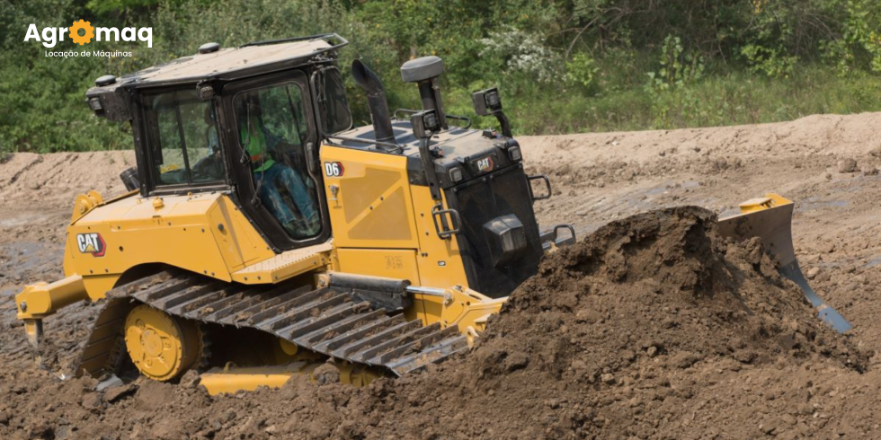 Canteiros de Obra em Áreas Remotas: Como Tratores e Escavadeiras Ajudam na Preparação  
