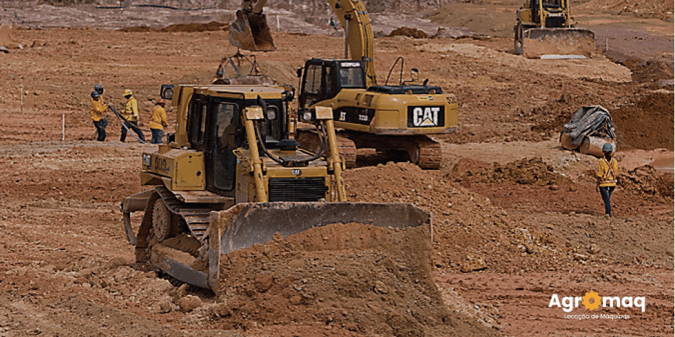 Locação de Máquinas Pesadas, Aluguel de Escavadeiras, Motoniveladoras e Tratores