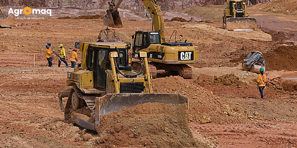 Locação de Máquinas Pesadas, Aluguel de Escavadeiras, Motoniveladoras e Tratores